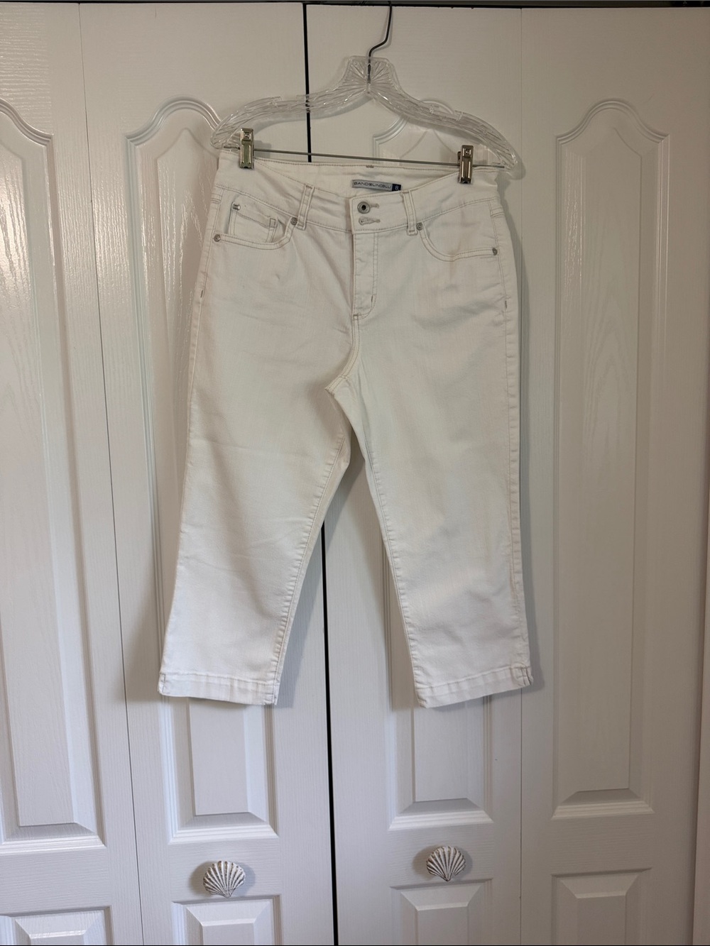 Bandolino White Cropped Ankle Jeans